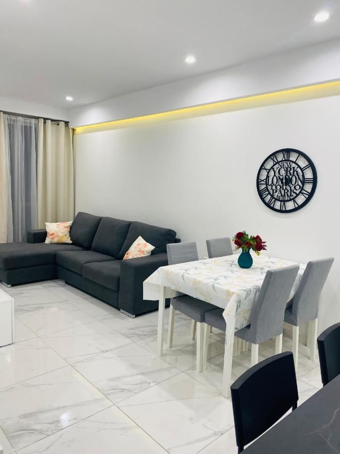 Central, Bright & Modern