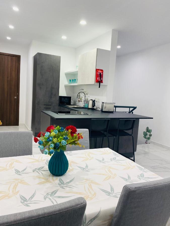 Apartment Central, Bright & Modern *