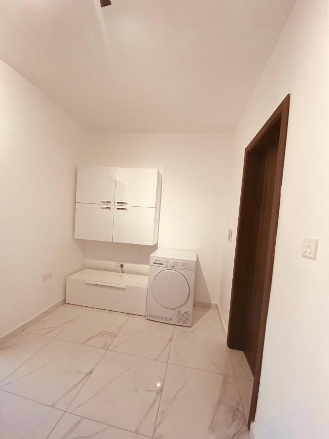 Central, Bright & Modern * Msida