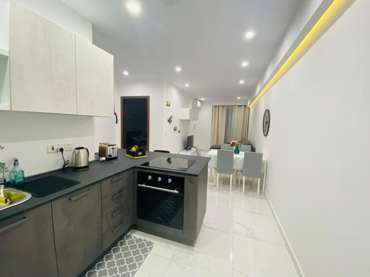 Apartment Central, Bright & Modern *