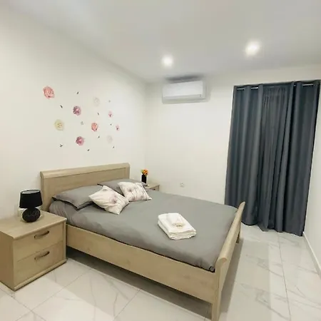 Central, Bright & Modern Apartment Msida Exterior photo