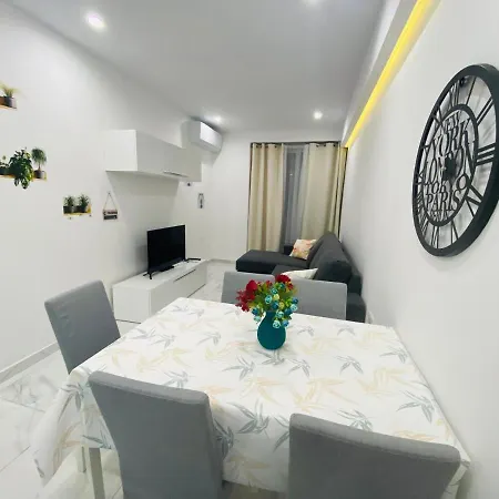 Central, Bright & Modern Apartment Msida Exterior photo