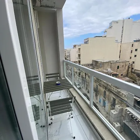 Central, Bright & Modern Apartment Msida Exterior photo
